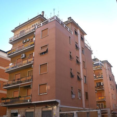 Tia Tourist Apartment Рим Екстер'єр фото