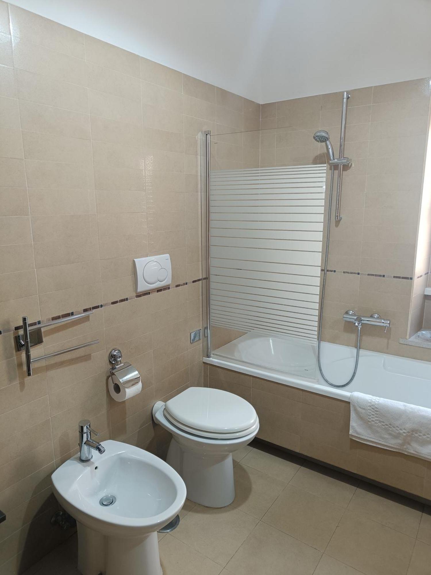 Tia Tourist Apartment Рим Екстер'єр фото